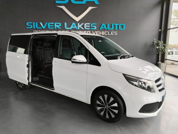 2022 Mercedes-Benz V-Class V220d - Image 11