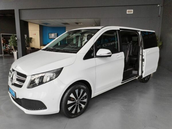 2022 Mercedes-Benz V-Class V220d - Image 13
