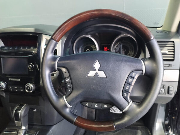 2019 Mitsubishi Pajero 5-Door 3.2DI-D GLS Exceed - Image 7