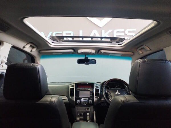 2019 Mitsubishi Pajero 5-Door 3.2DI-D GLS Exceed - Image 11