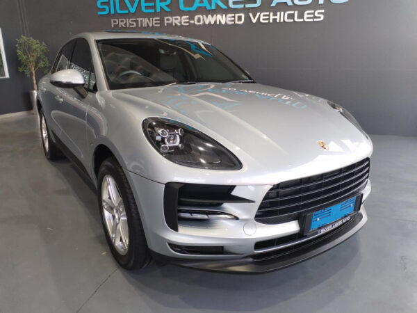 2019 Porsche Macan Macan - Image 11