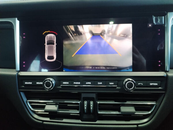 2019 Porsche Macan Macan - Image 16