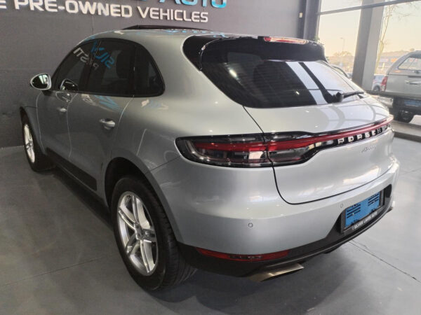 2019 Porsche Macan Macan - Image 8