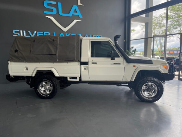 2011 Toyota Land Cruiser 79 Land Cruiser 79 4.0 V6 - Image 6