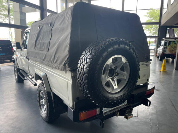 2011 Toyota Land Cruiser 79 Land Cruiser 79 4.0 V6 - Image 10