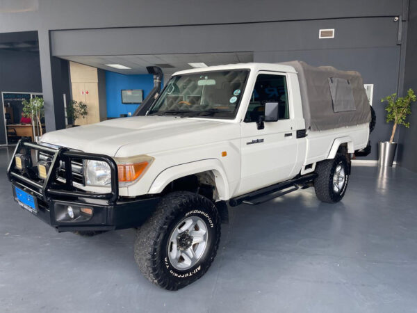 2011 Toyota Land Cruiser 79 Land Cruiser 79 4.0 V6 - Image 11