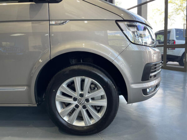 2015 Volkswagen Caravelle 2.0BiTDI Highline - Image 6