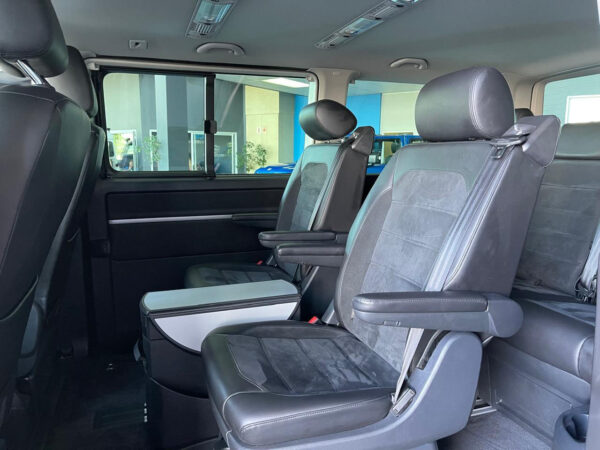 2015 Volkswagen Caravelle 2.0BiTDI Highline - Image 16