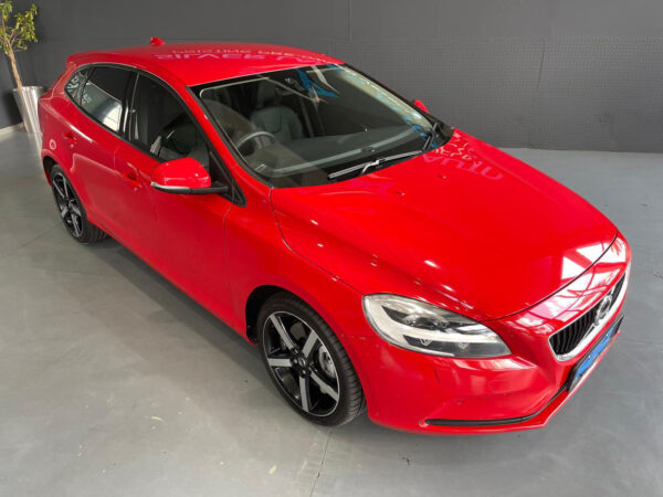 2019 Volvo V40 T3 Momentum Auto - Image 19