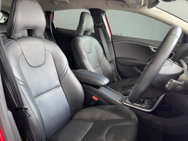 2019 Volvo V40 T3 Momentum Auto - Image 8