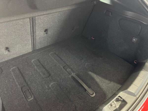 2019 Volvo V40 T3 Momentum Auto - Image 13