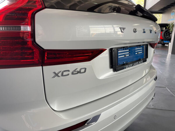 2021 Volvo XC60 D5 AWD Inscription - Image 6