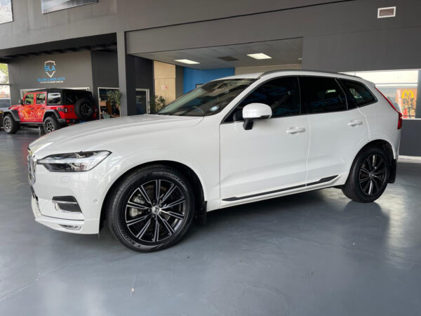 2021 Volvo XC60 D5 AWD Inscription - Image 8