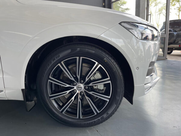 2021 Volvo XC60 D5 AWD Inscription - Image 14