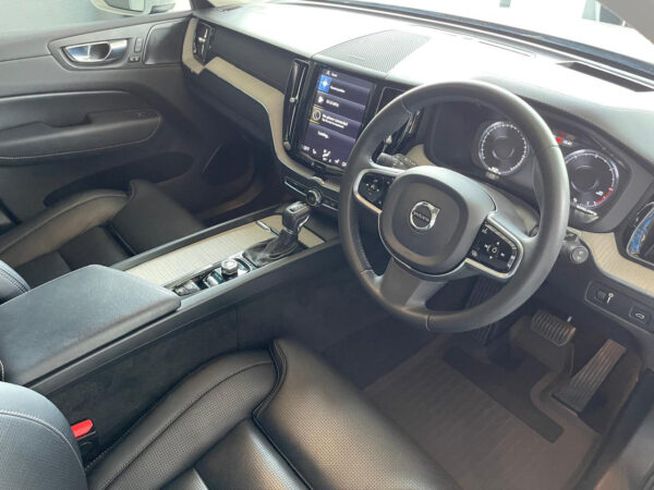 2021 Volvo XC60 D5 AWD Inscription - Image 18