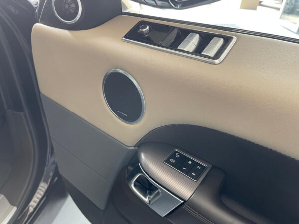 2018 Land Rover Range Rover Sport HSE SDV6 - Image 11