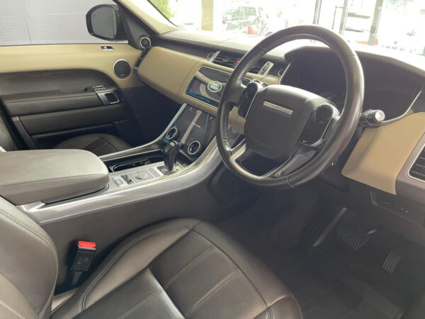 2018 Land Rover Range Rover Sport HSE SDV6 - Image 12