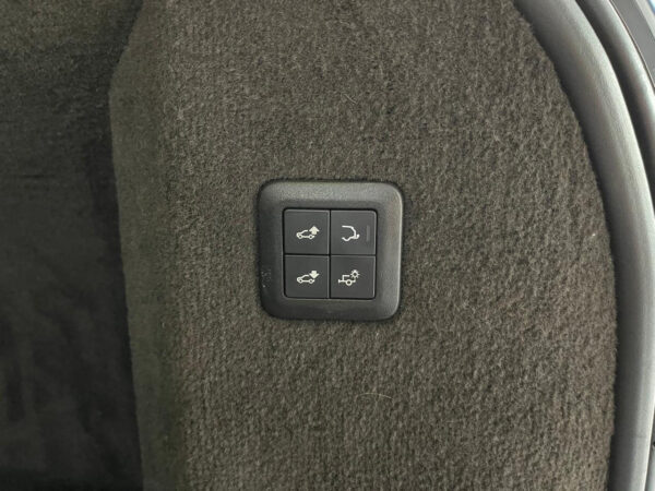 2018 Land Rover Range Rover Sport HSE SDV6 - Image 19