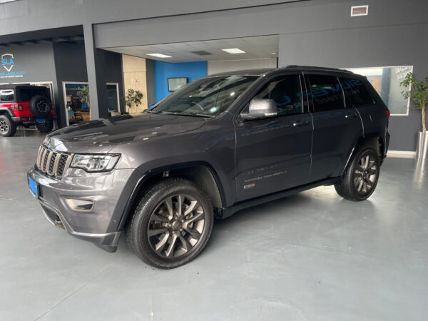 2017 Jeep Grand Cherokee 3.6L Limited 75th Anniversary Edition - Image 26