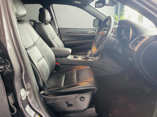 2017 Jeep Grand Cherokee 3.6L Limited 75th Anniversary Edition - Image 8