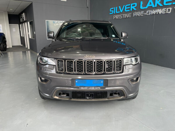 2017 Jeep Grand Cherokee 3.6L Limited 75th Anniversary Edition - Image 9