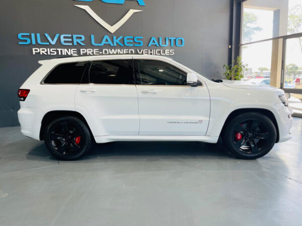 2013 Jeep Grand Cherokee SRT - Image 22