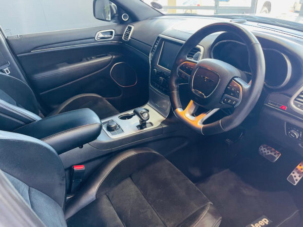 2013 Jeep Grand Cherokee SRT - Image 11