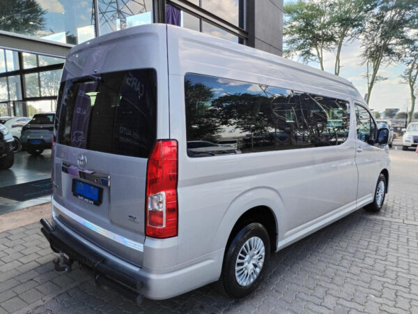 2020 Toyota Quantum 2.8 SLWB Bus 14-Seater GL - Image 16