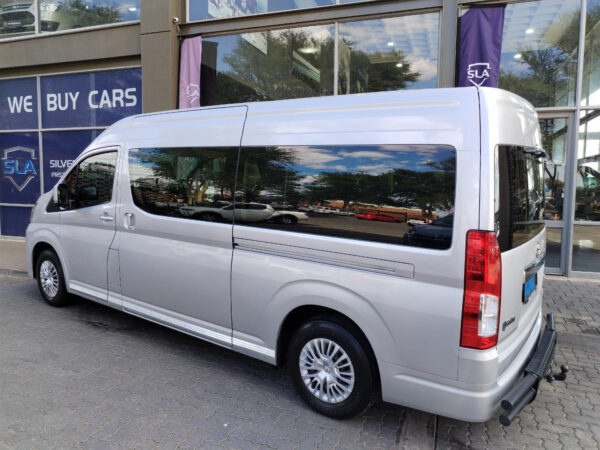 2020 Toyota Quantum 2.8 SLWB Bus 14-Seater GL - Image 13