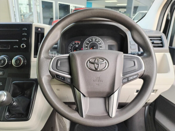 2020 Toyota Quantum 2.8 SLWB Bus 14-Seater GL - Image 4