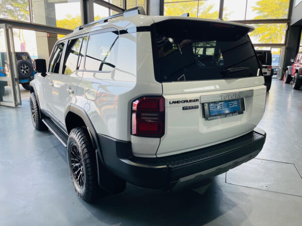 2025 Toyota Land Cruiser Prado 2.8GD TX - Image 13