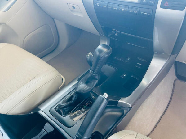 2006 Toyota Land Cruiser Prado 4.0 VX - Image 12