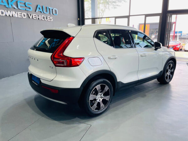 2021 Volvo XC40 T3 Inscription - Image 18