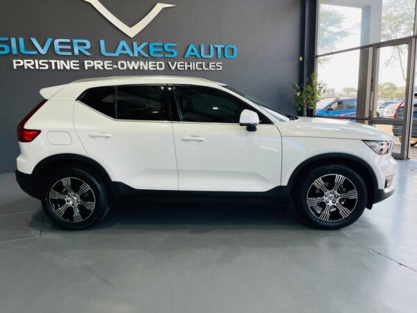 2021 Volvo XC40 T3 Inscription - Image 22