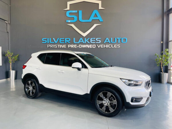 2021 Volvo XC40 T3 Inscription - Image 2