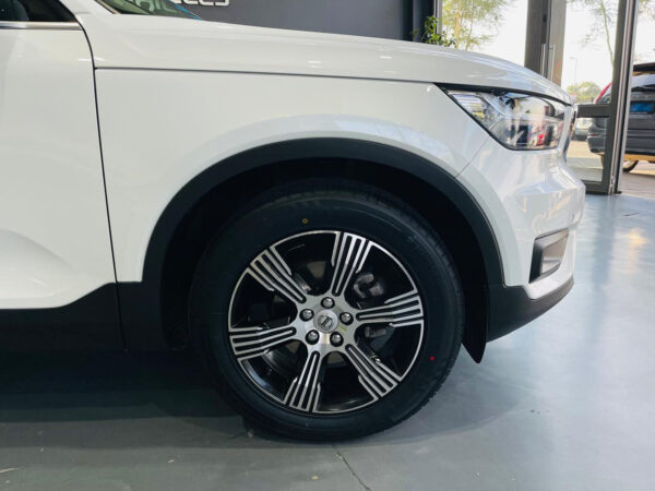 2021 Volvo XC40 T3 Inscription - Image 5
