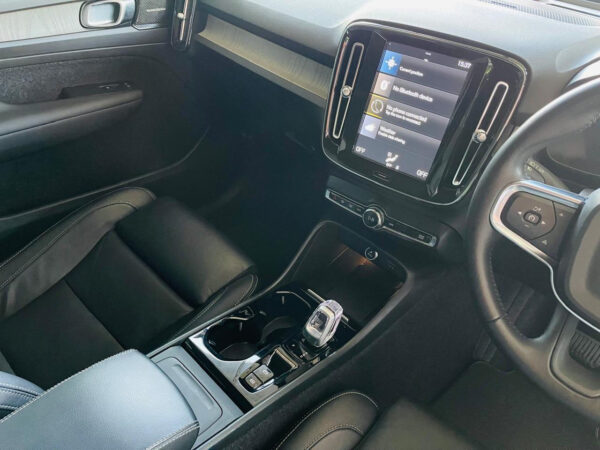 2021 Volvo XC40 T3 Inscription - Image 10