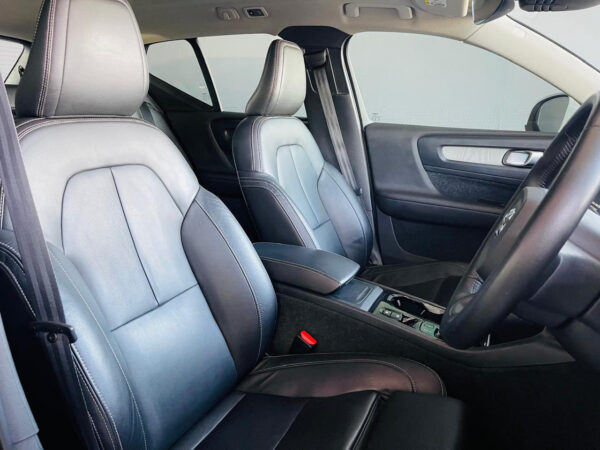 2021 Volvo XC40 T3 Inscription - Image 11