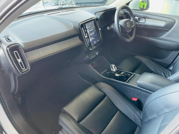 2021 Volvo XC40 T3 Inscription - Image 12